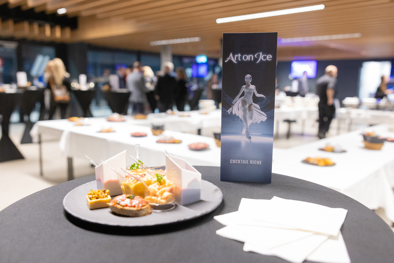 Art on Ice Fribourg Cocktail Riche