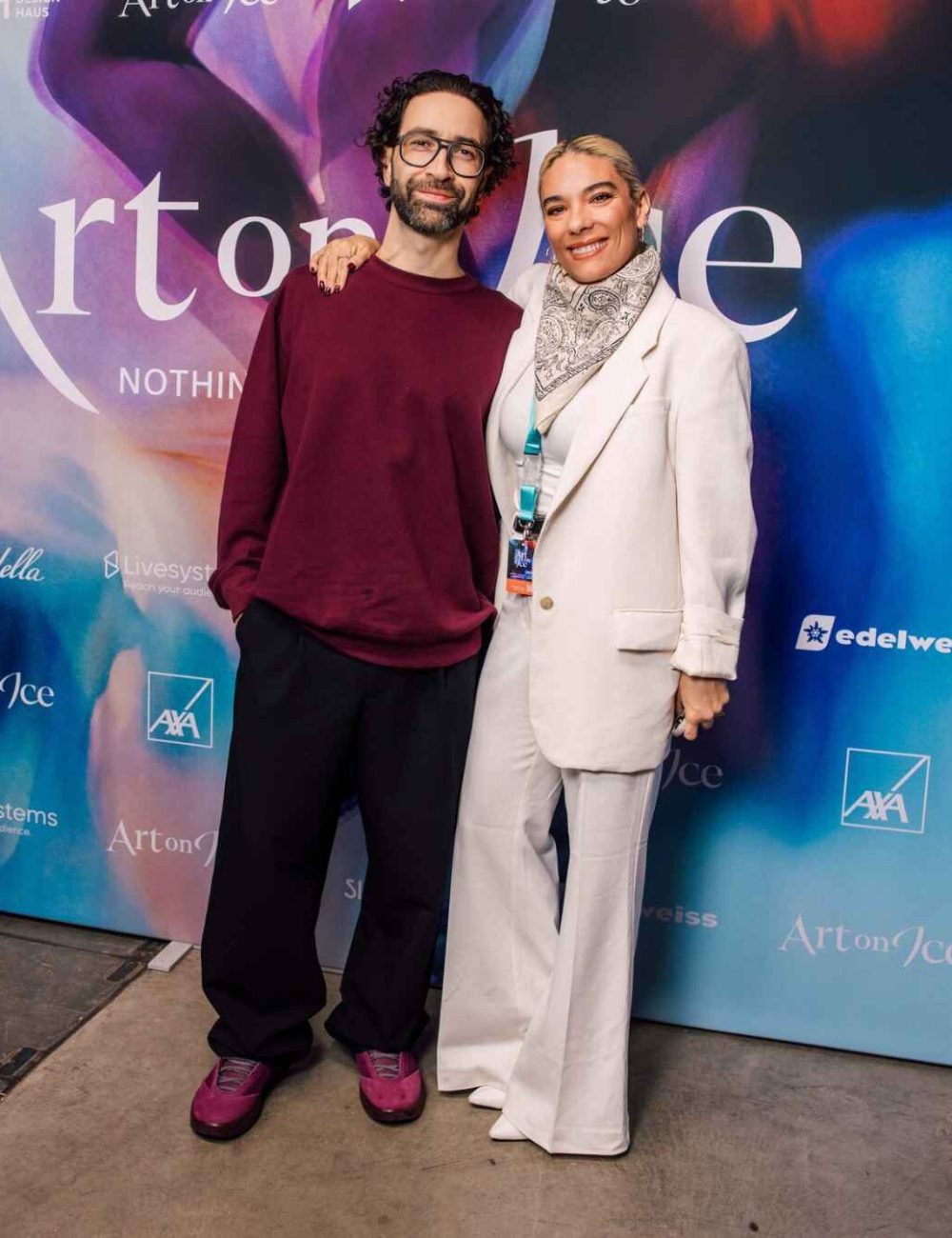 Caroline und ihr Mann bei Art on Ice