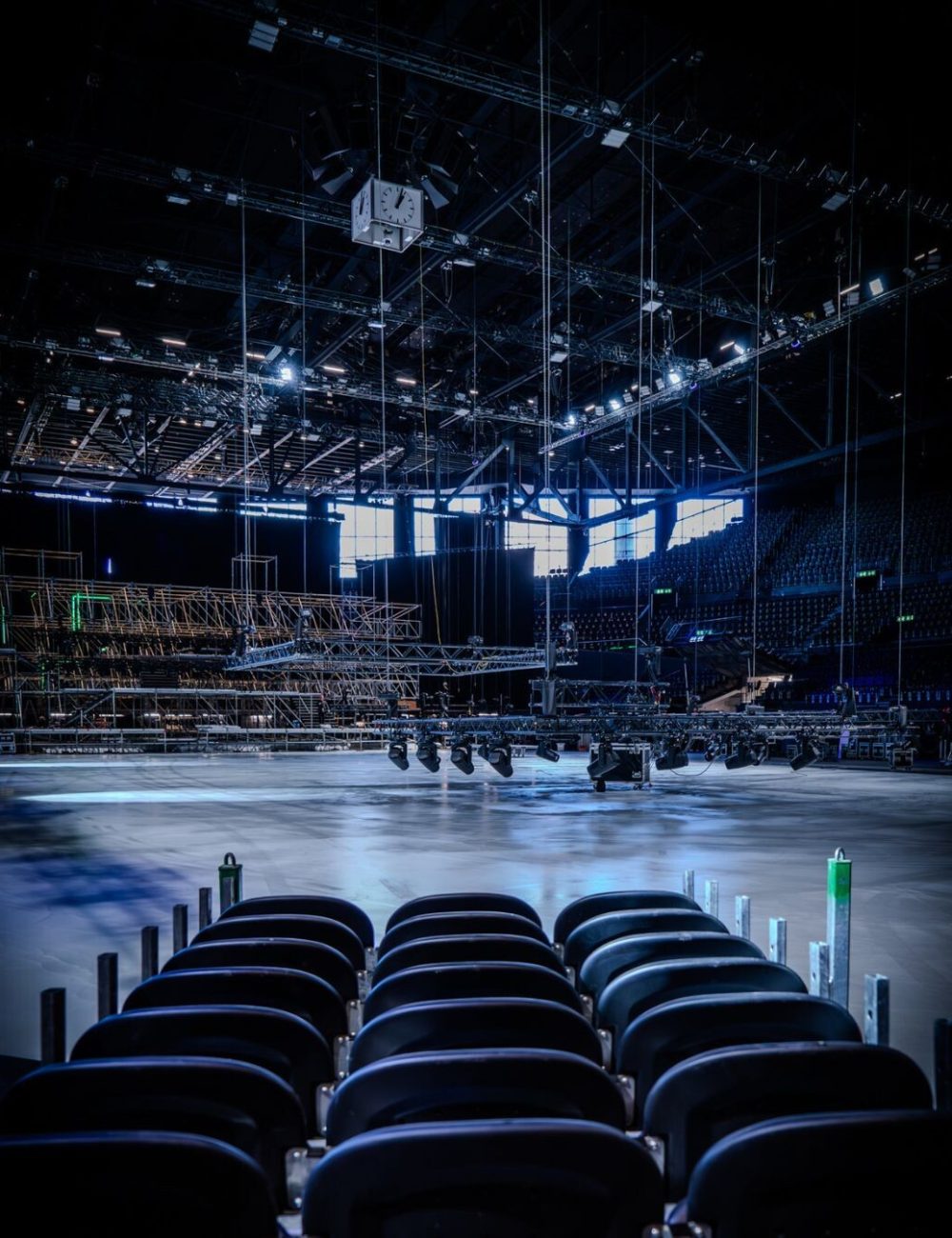 Stage Construction Art on Ice Stage Construction Art on Ice